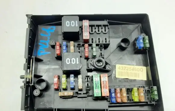 Volkswagen Golf Plus Fuse box set 1K0937629A