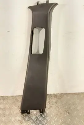 Jeep Grand Cherokee (B) pillar trim (top)