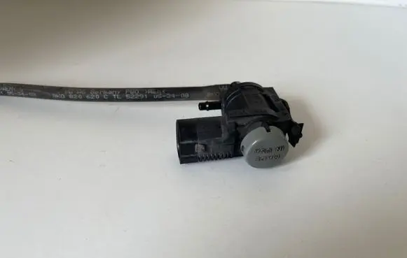 Audi Q5 SQ5 Turbo solenoid valve 1K0906283A