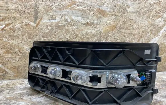 Mercedes-Benz SL R129 Tail light bulb cover holder 