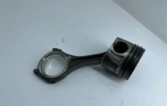 Audi A7 S7 4G Piston with connecting rod CRT
