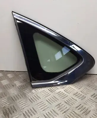 Infiniti Q70 Y51 Rear side window 43r00019
