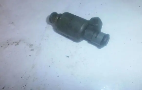 Opel Zafira A Fuel injector 17091762