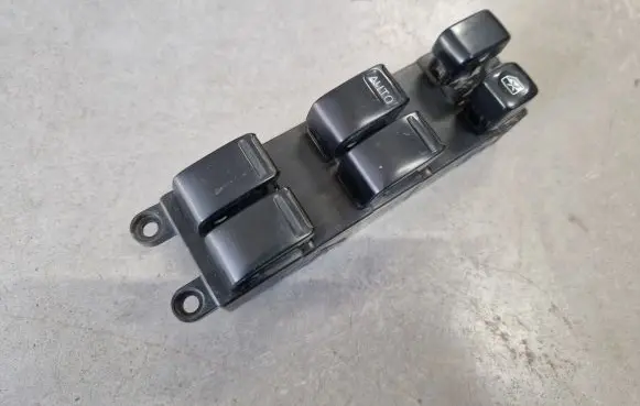Nissan Patrol Y61 Electric window control switch
