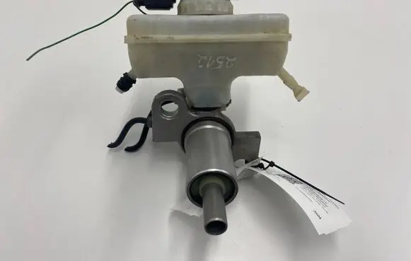 Audi A4 S4 B8 8K Master brake cylinder 8K0611021B