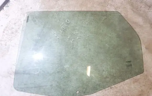 Rear door window glass