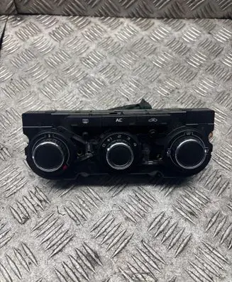 Skoda Octavia Mk2 (1Z) Climate control unit 3T0820047AF 5HB0097520