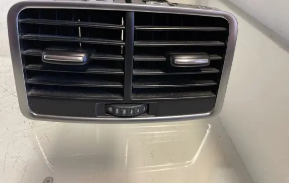 Audi A6 S6 C6 4F Rear air vent grill 4F0819203C