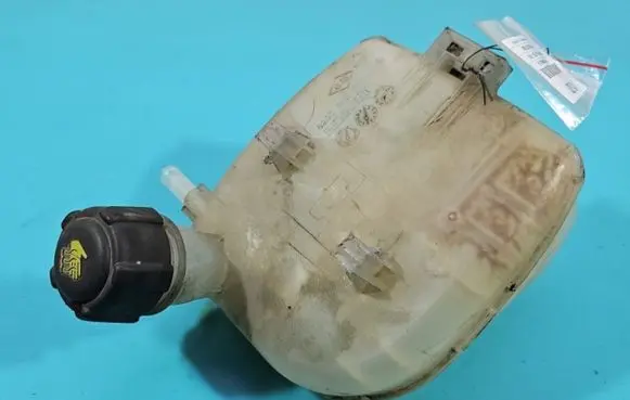 Renault Twingo II Coolant expansion tank/reservoir 8200369313 IMPRK1410621