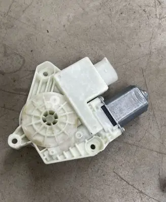 BMW 5 G30 G31 Rear door window regulator motor 7455083 C35318105 0018198858