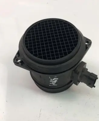 Volvo V70 Mass air flow meter 30785472