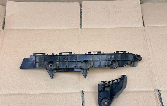 Toyota C-HR I Rear bumper mounting bracket 52576F4010 52562F4010