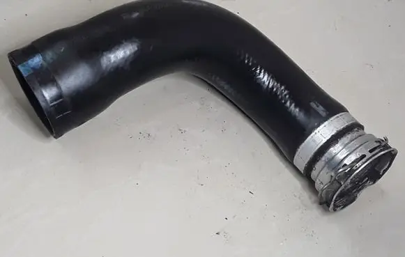 Toyota Avensis T250 Intercooler hose/pipe 32ACM050923