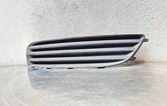 Opel Insignia A Front bumper lower grill 13238329 551004542
