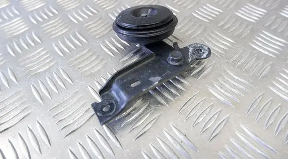 Toyota Yaris XP210 Horn signal 865200D050
