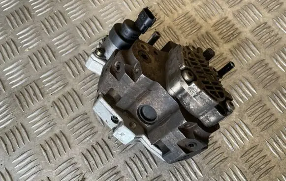 Peugeot 307 Fuel injection high pressure pump 9651844380 0285010089