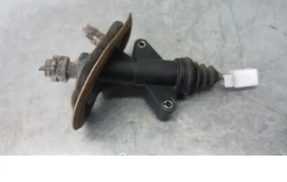 Ford Mondeo Mk III Clutch master cylinder 1S717A543AC