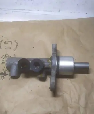 Volkswagen PASSAT B5.5 Master brake cylinder 1973ALT0R