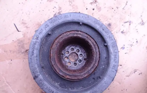 Audi A4 S4 B7 8E 8H Crankshaft pulley 057105251D