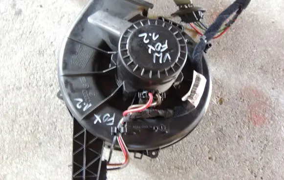 Volkswagen Fox Heater fan/blower 6Q1820015G A1916
