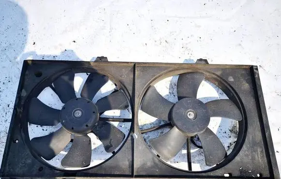 Mazda 6 Radiator cooling fan shroud