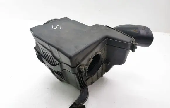 Ford C-MAX II Air filter box AV619C679AB 1050710S01