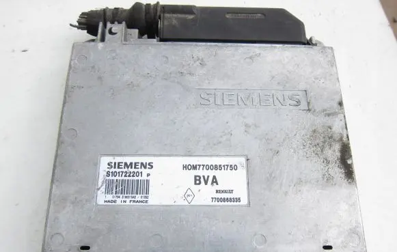 Renault Laguna I Engine control unit/module 7700851750 7700868335