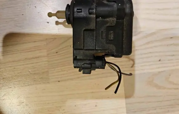 Renault Laguna II Headlight level adjustment motor 8200006664