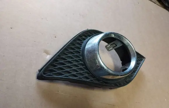 Infiniti G37 Front fog light trim/grill 622561NL0A