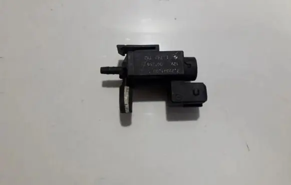 BMW 5 E39 Turbo solenoid valve 72234100 1742712