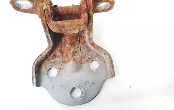 Hyundai Trajet Front door upper hinge