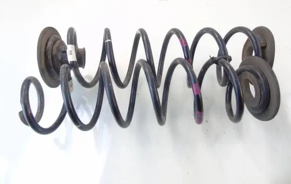 Seat Leon (5F) Rear coil spring 5F0511121