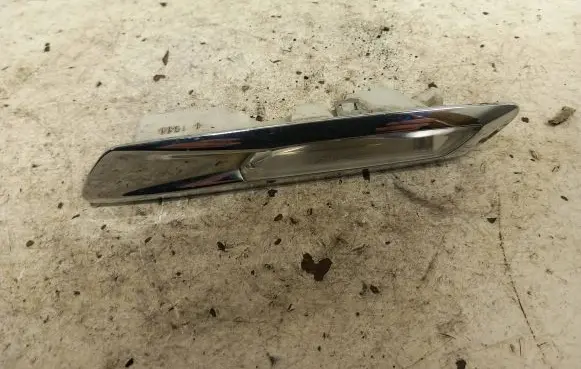 BMW 5 F10 F11 Front fender indicator light 15416805