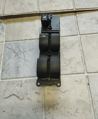 Mitsubishi Grandis Electric window control switch MN141066