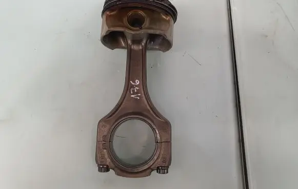 Piston with connecting rod