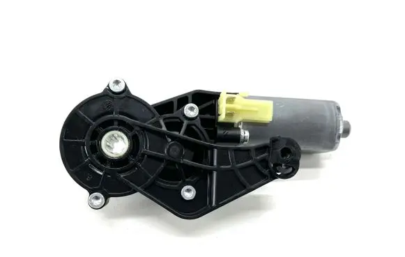 Mercedes-Benz C W204 Seat adjustment motor 0390203369 82584369