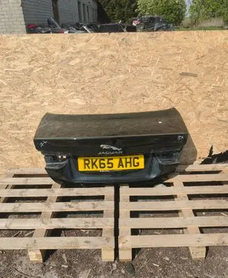 Jaguar XE Tailgate/trunk/boot lid