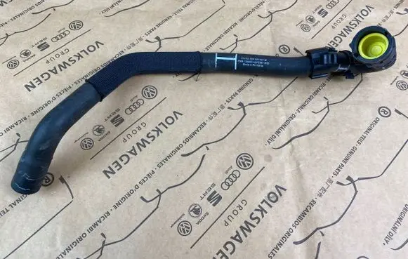 Volkswagen Golf VII Engine coolant pipe/hose 5Q0820507M