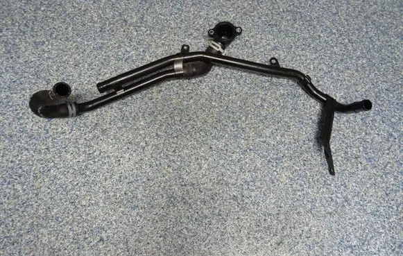 Volkswagen Golf VII Engine coolant pipe/hose 5Q0122157AJ