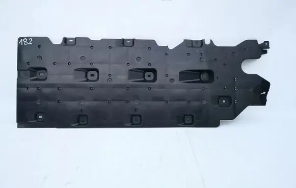 Renault Megane IV Engine splash shield/under tray 748152818R