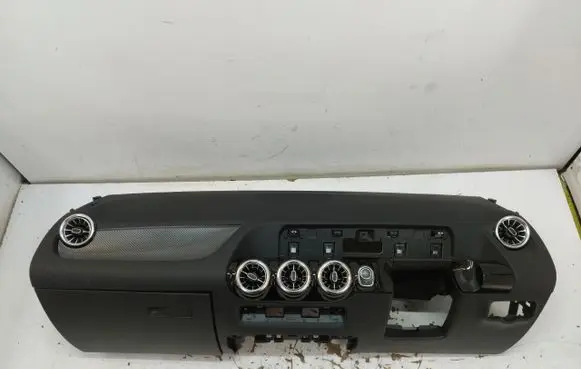 Mercedes-Benz GLA H247 Dashboard MERGLADes036390