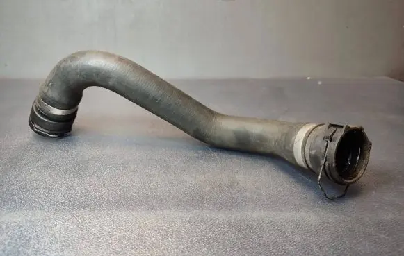 BMW X3 E83 Engine coolant pipe/hose 17123421987