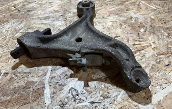 Volvo S60 Front lower control arm/wishbone