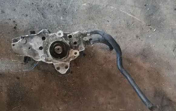 Mercedes-Benz E W211 Fuel injection high pressure pump 0445010078