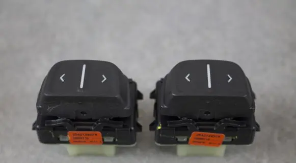 Dacia Sandero Electric window control switch 254214937R