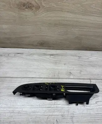 Volkswagen Golf V Front door window switch trim 1K4868049B