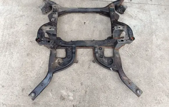 Jaguar XE Front subframe GX735C145AF
