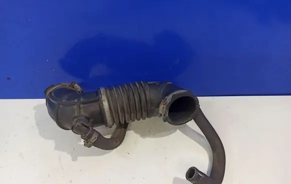 Volvo S40, V40 Air intake hose/pipe 30620802