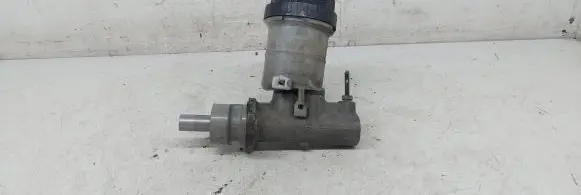 Master brake cylinder