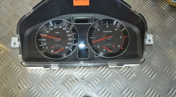 Volvo C30 Speedometer (instrument cluster) 31254771